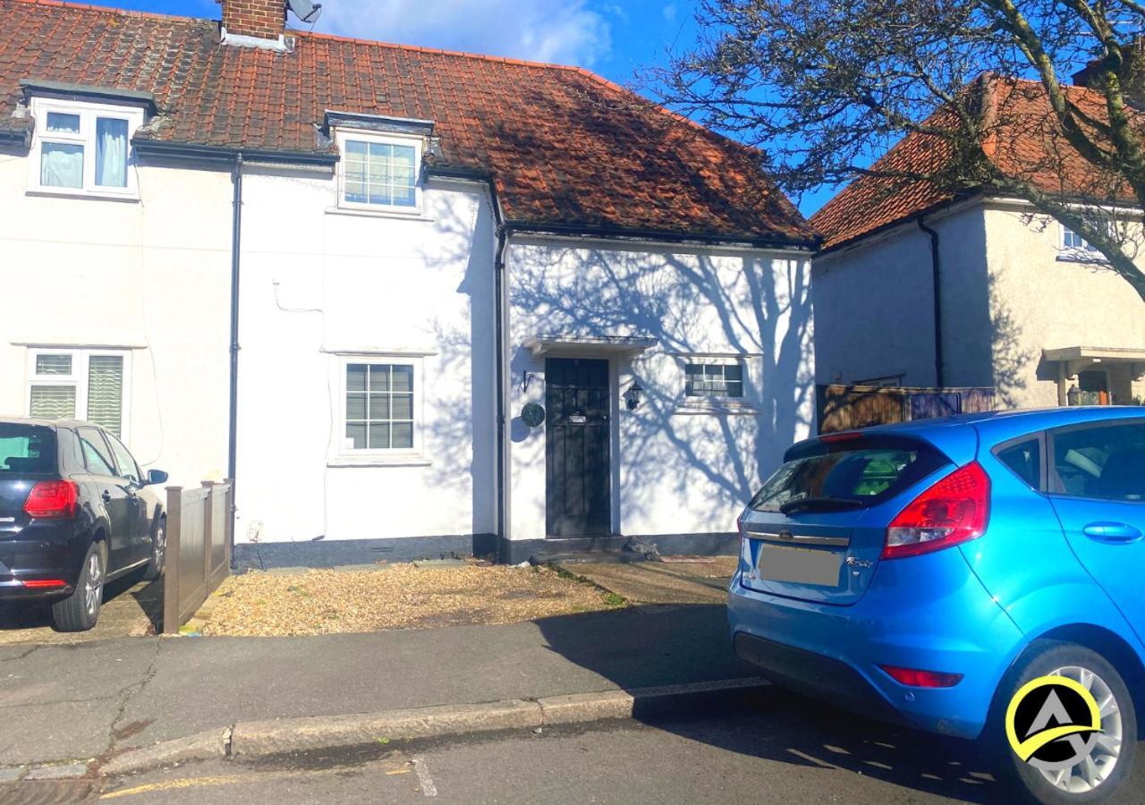 Delightful London Chalet House Bromley Bagian luar foto